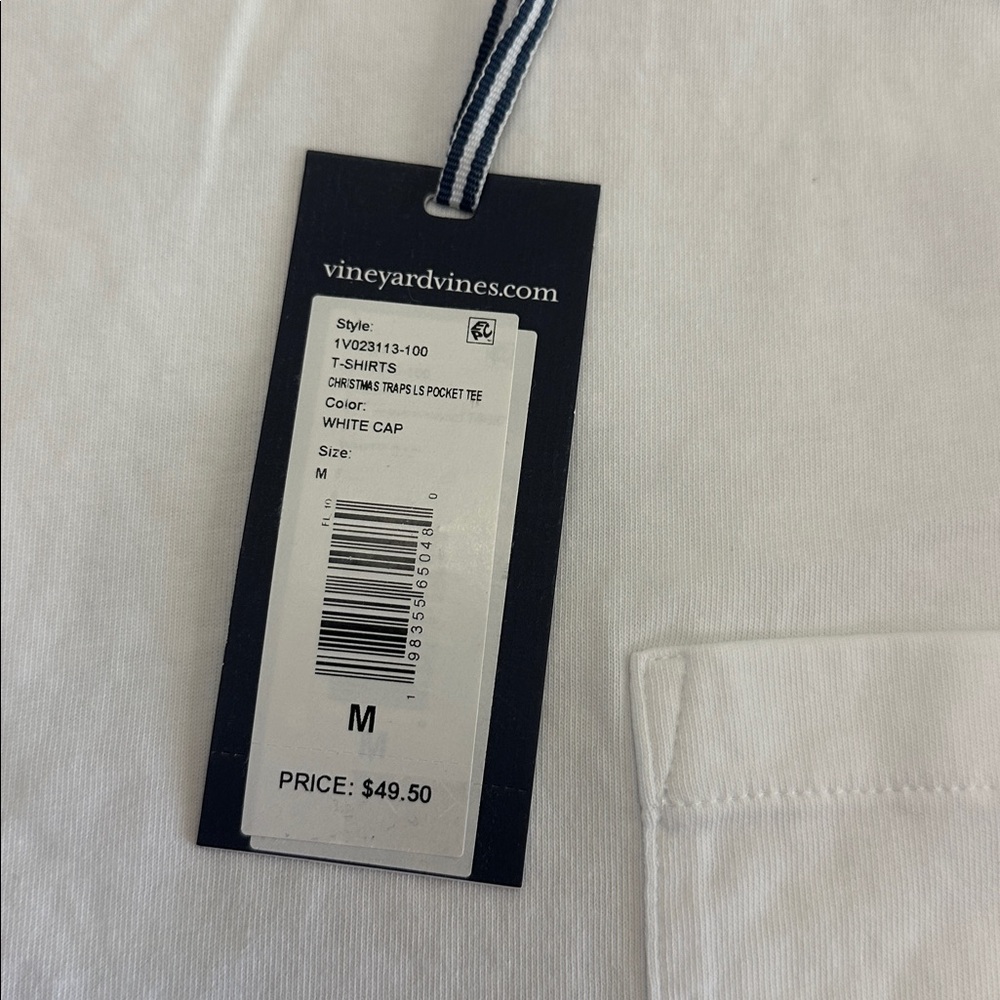 NWT Rare Mens medium Christmas vineyard vines white pit 21 length 28.5 - Picture 2 of 5